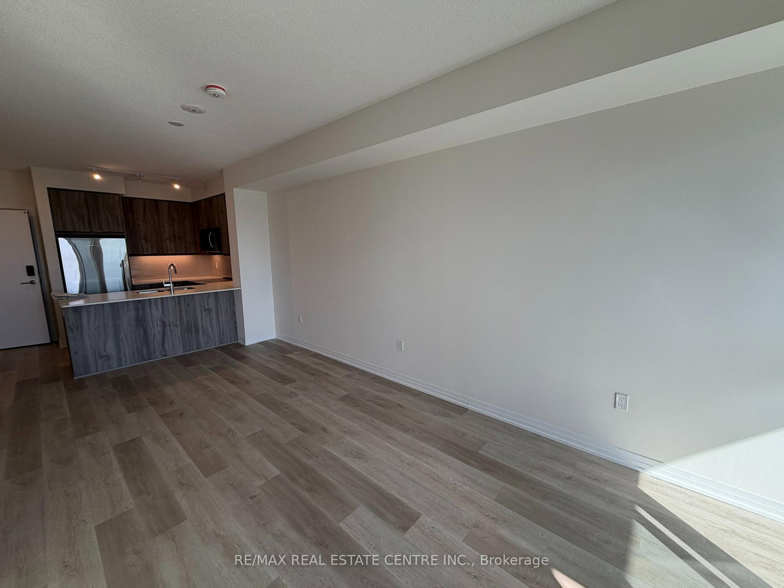 15 Watergarden Drive, Unit 1703 - Photo 4