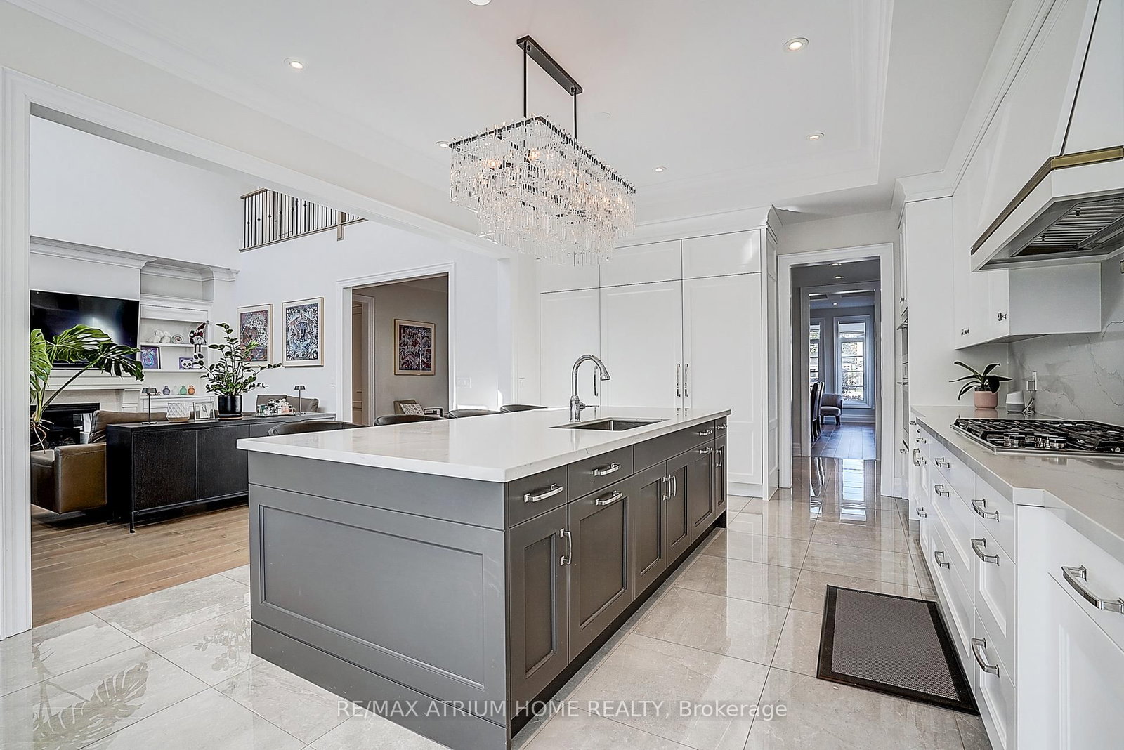 Detached House for sale at 246 Nyla Court, Oakville, Ontario, L6L 0G8 - Bronte - MLS: W12889180