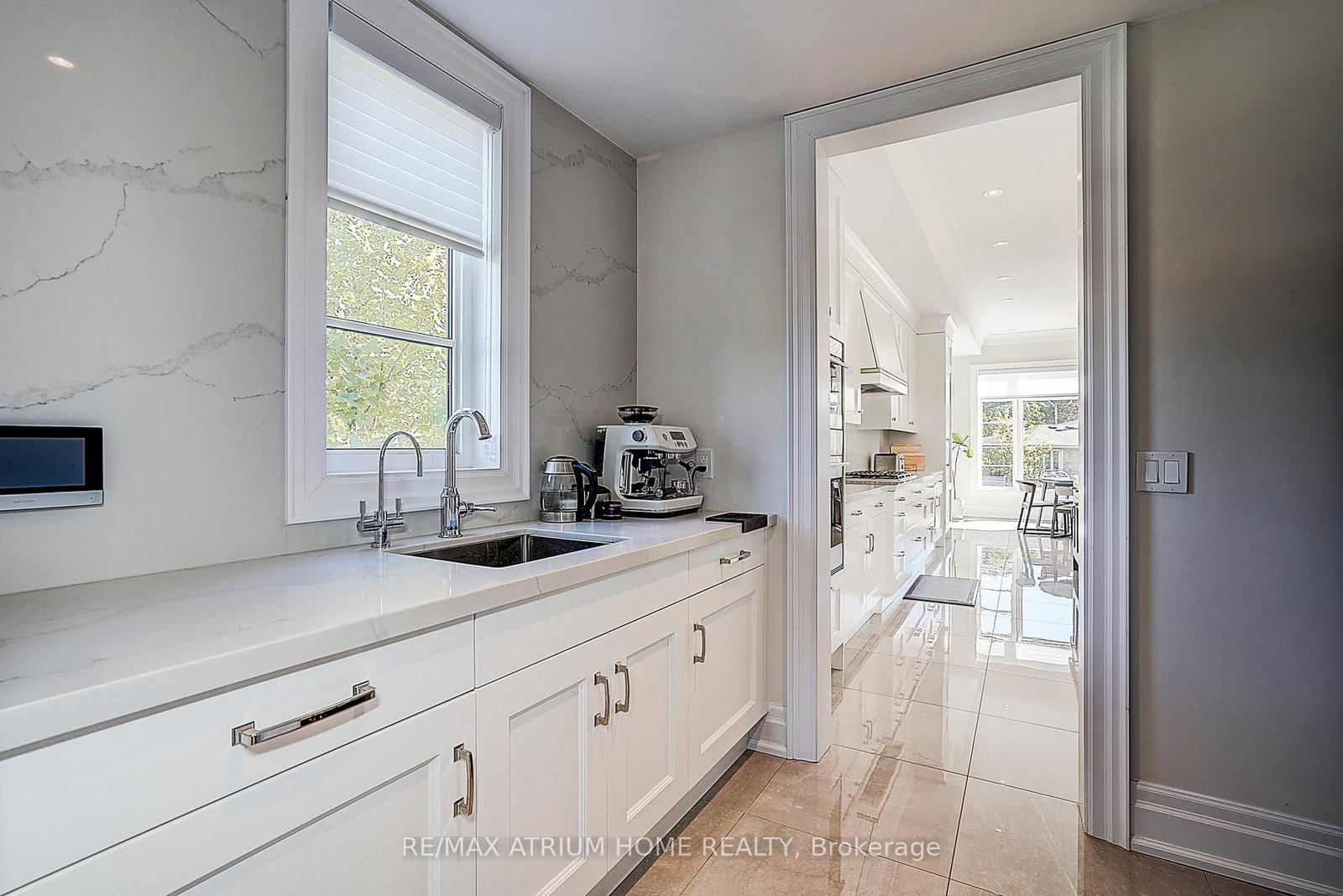 Detached House for sale at 246 Nyla Court, Oakville, Ontario, L6L 0G8 - Bronte - MLS: W12889180