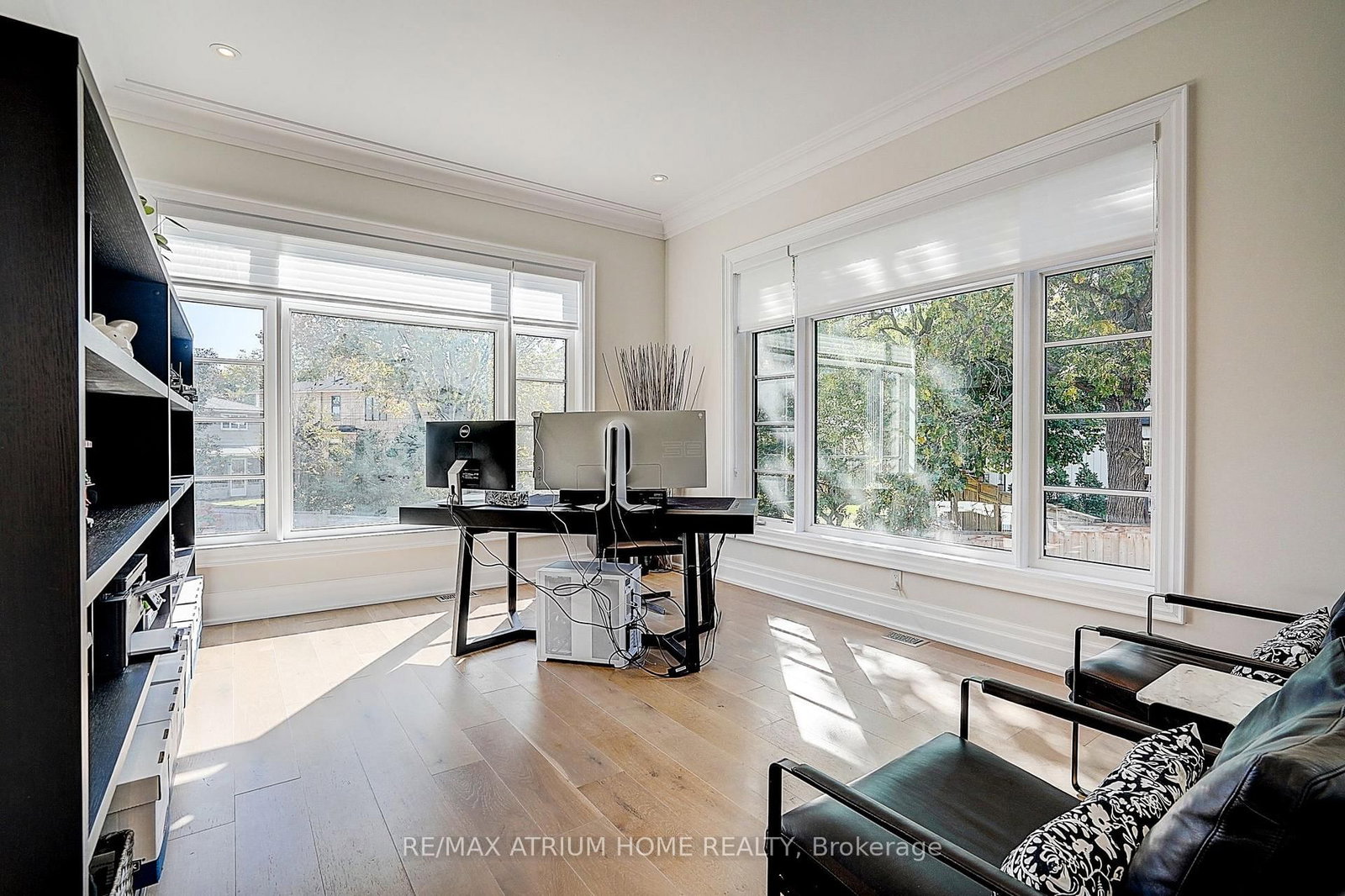 Detached House for sale at 246 Nyla Court, Oakville, Ontario, L6L 0G8 - Bronte - MLS: W12889180