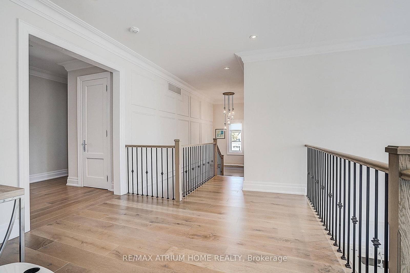 Detached House for sale at 246 Nyla Court, Oakville, Ontario, L6L 0G8 - Bronte - MLS: W12889180