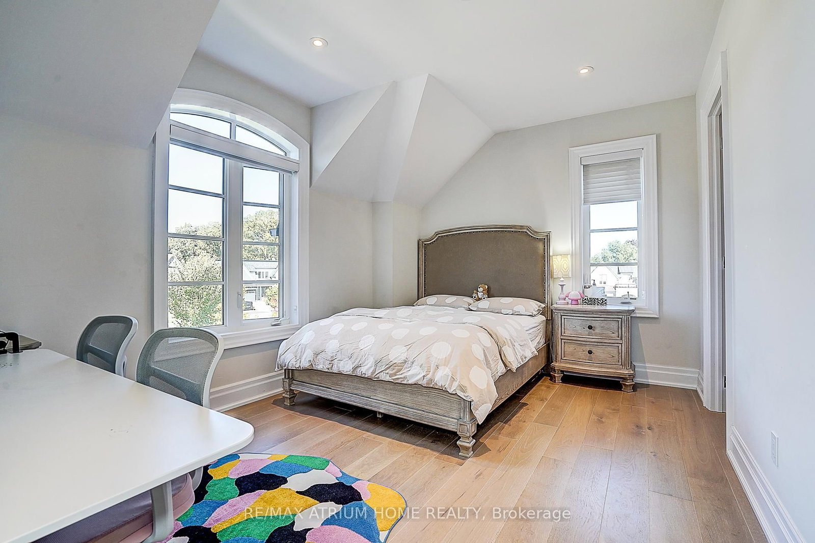 Detached House for sale at 246 Nyla Court, Oakville, Ontario, L6L 0G8 - Bronte - MLS: W12889180