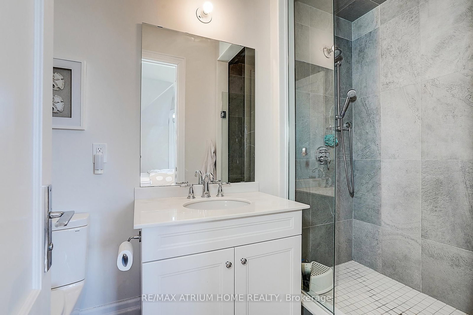 Detached House for sale at 246 Nyla Court, Oakville, Ontario, L6L 0G8 - Bronte - MLS: W12889180