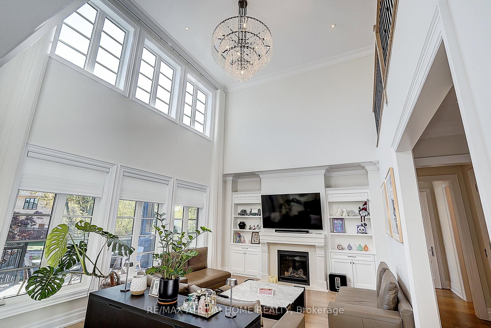 Detached House for sale at 246 Nyla Court, Oakville, Ontario, L6L 0G8 - Bronte - MLS: W12889180