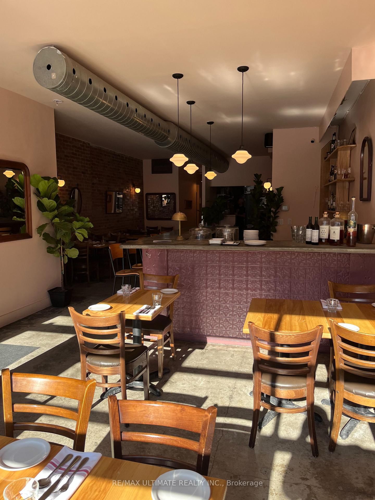 314 Kerr Street - Photo 2