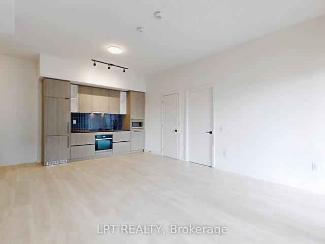 501A - 1285 Dupont Street