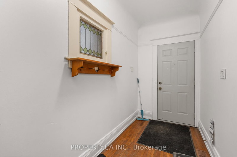 #Upper - 16 Edna Ave, Toronto, M6P 1B5 | Image 2