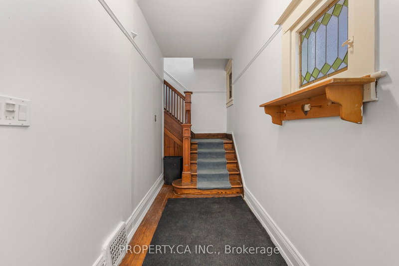 #Upper - 16 Edna Ave, Toronto, M6P 1B5 | Image 3