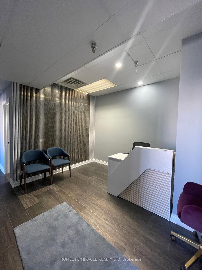 211-E - 2359 RoyalWindsor Dr, Mississauga, L5J 4S9 | Image 3