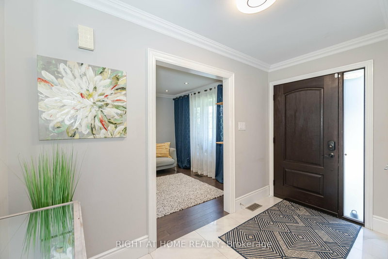 19 Talgarth Rd, Toronto, M9B 6H1 | Image 3