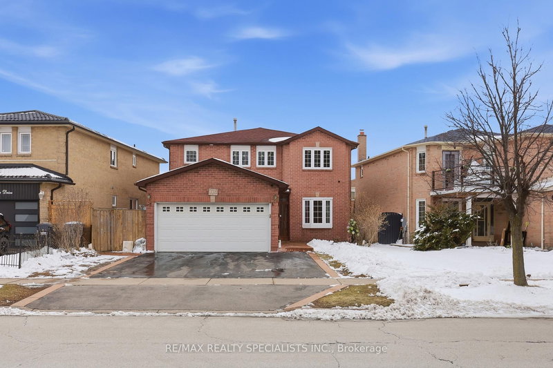 162 Major William Sharpe Dr, Brampton, L6X 4C3 | Image 2