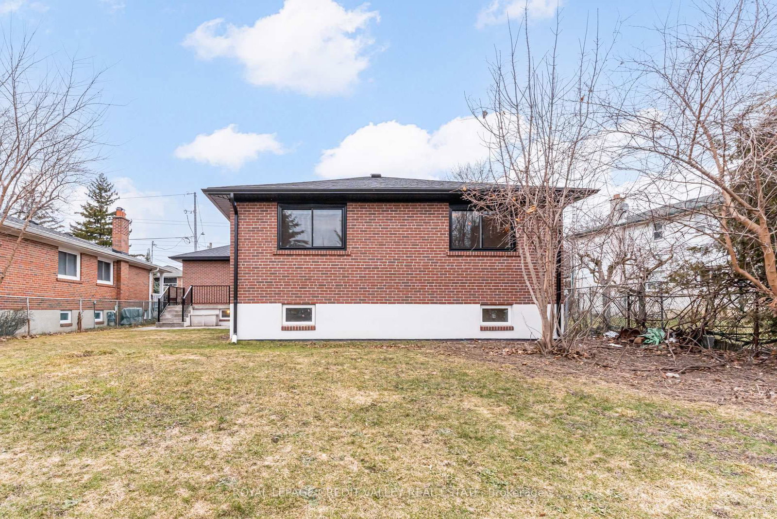 Detached House for sale at 500 Selsey Drive, Mississauga, Ontario, L5A 1B9 - Cooksville - MLS: W12890422