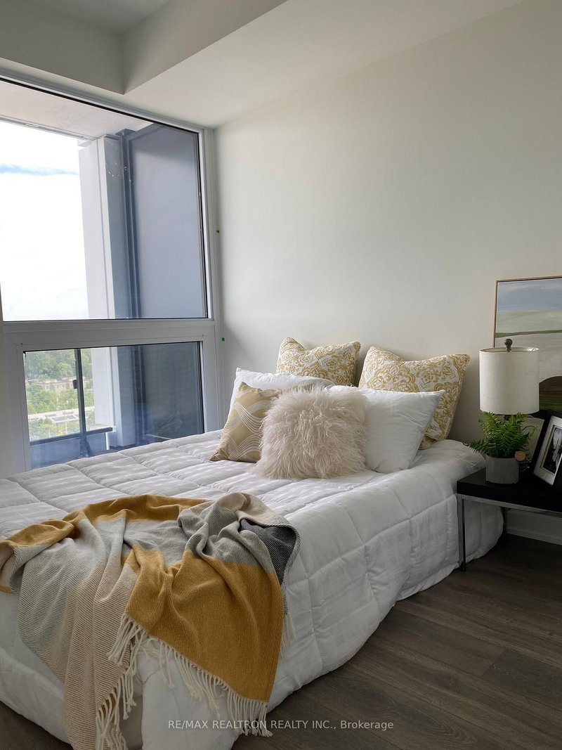 1118 - 28 Ann St, Mississauga, L5G 3G1 | Image 2