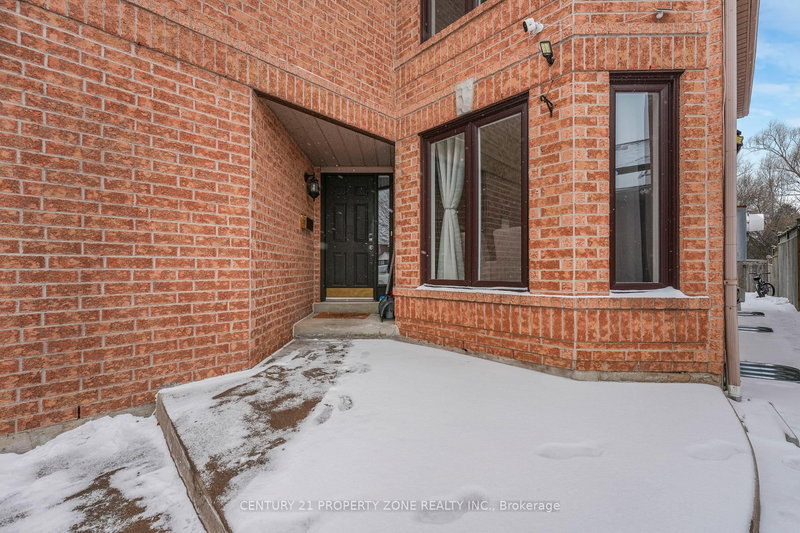 59 Richwood Cres, Brampton, L6X 4K7 | Image 3