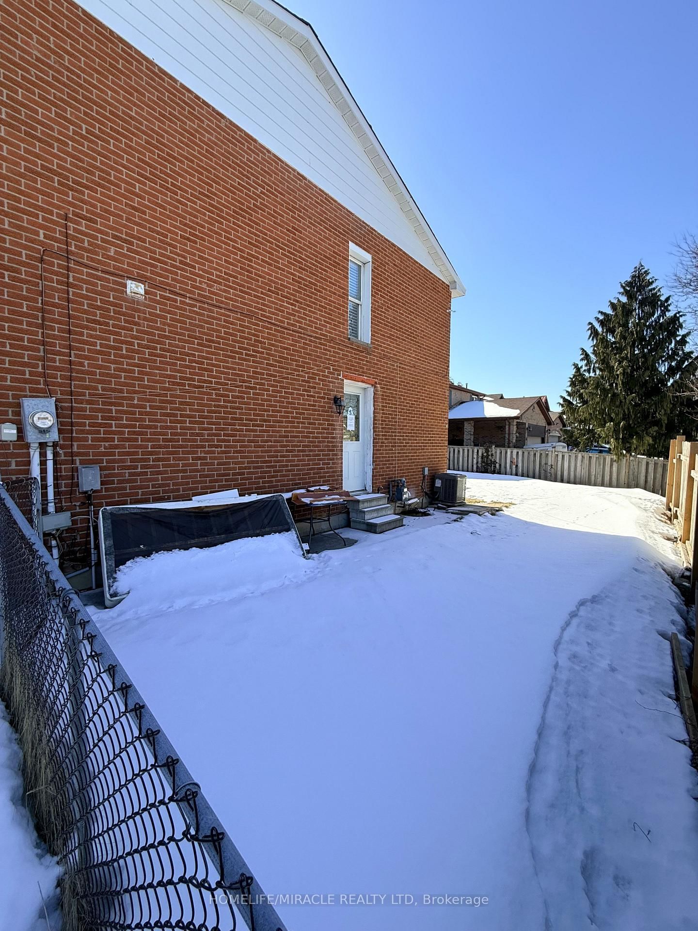 Detached House for sale at 1 Hudson Drive, Brampton, Ontario, L6Y 2N6 - Fletcher's West - MLS: W12892046