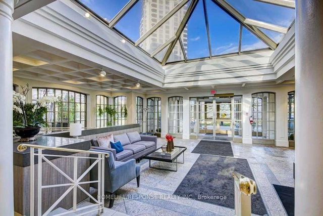 1600 - 55 Kingsbridge Garden Circle