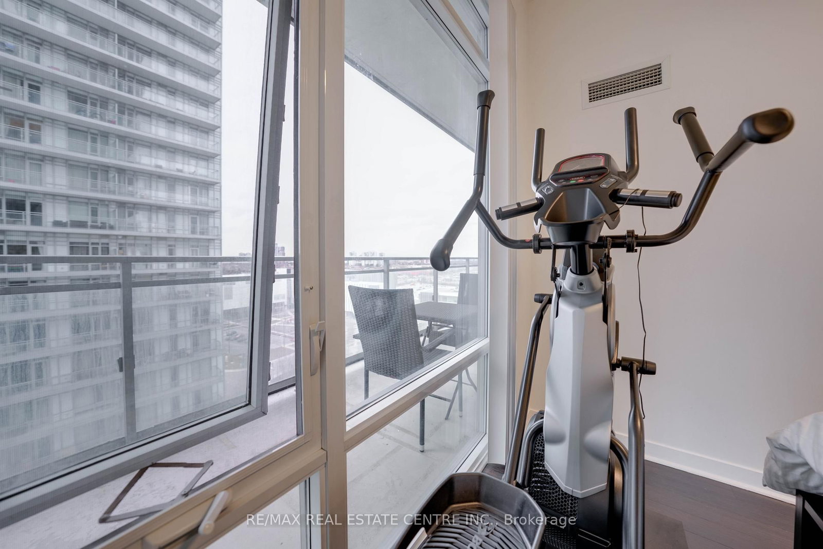 365 Prince Of Wales Drive, Unit 1310 - Photo 21