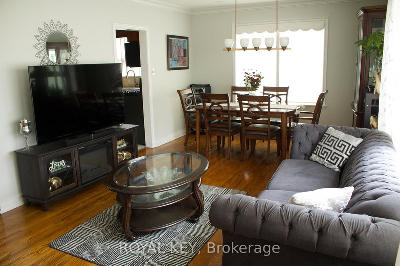 20 Kennebec Cres, Toronto, M9W 2R7 | Image 3