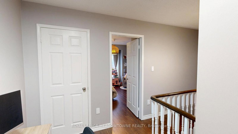 2 - 1591 South Parade Crt, Mississauga, L5M 6G1 | Image 2