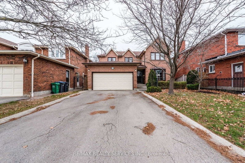 1928 Aldermead Rd, Mississauga, L5M 2Z9 | Image 2