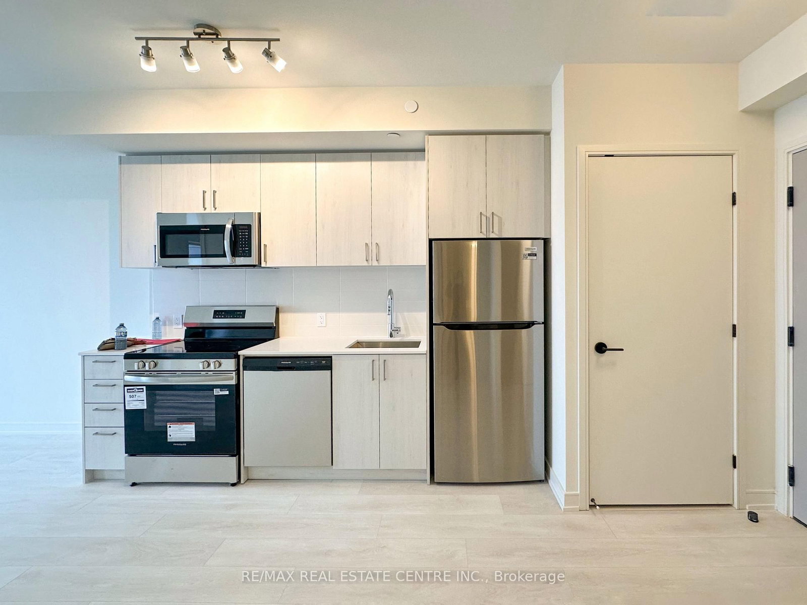 Condo for lease at 1806-8020 Derry Road, Milton, Ontario, L9T 9N7 - Coates - MLS: W12893196