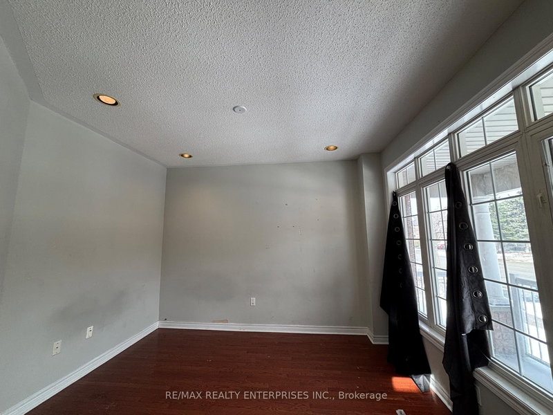 5914 Long Valley Rd, Mississauga, L5M 6J6 | Image 3