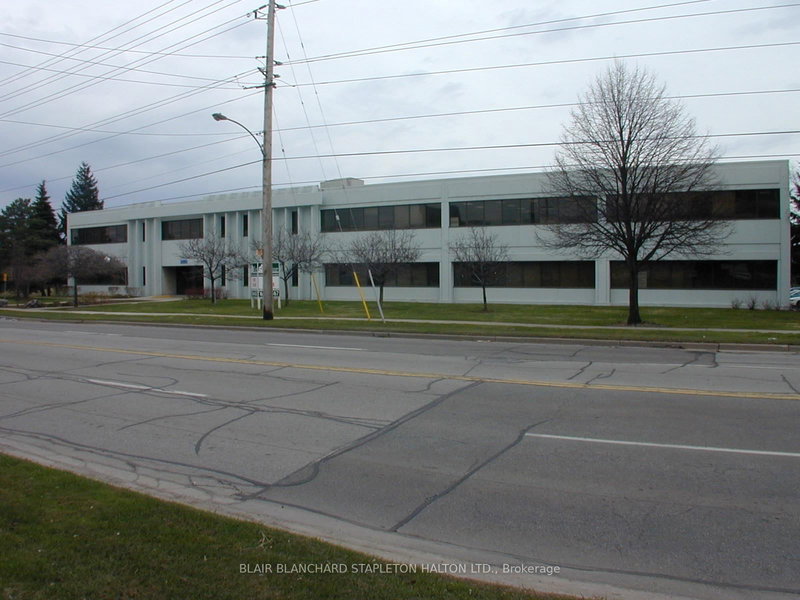 3050 Harvester Rd, Burlington, L7N 3J1 | Image 2