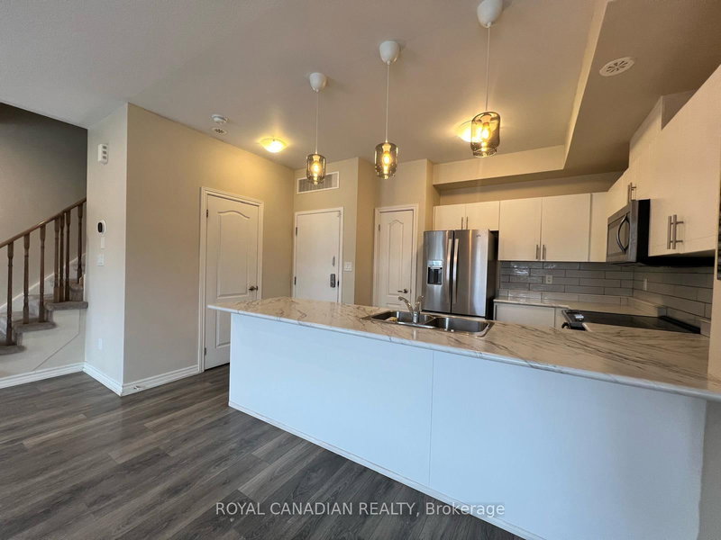 40-02 - 2420 Baronwood Dr, Oakville, L6M 0X6 | Image 3