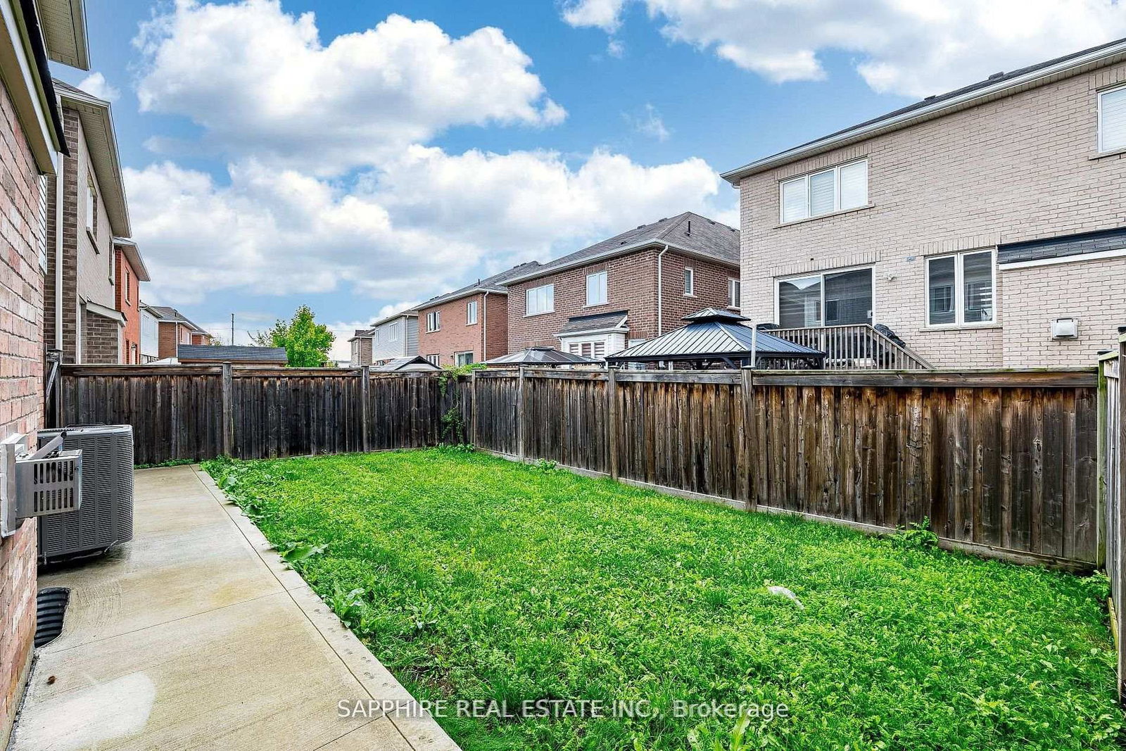 Detached House for lease at 325 Trudeau (Upstairs) Drive, Milton, Ontario, L9T 8Y7 - Clarke - MLS: W12893580