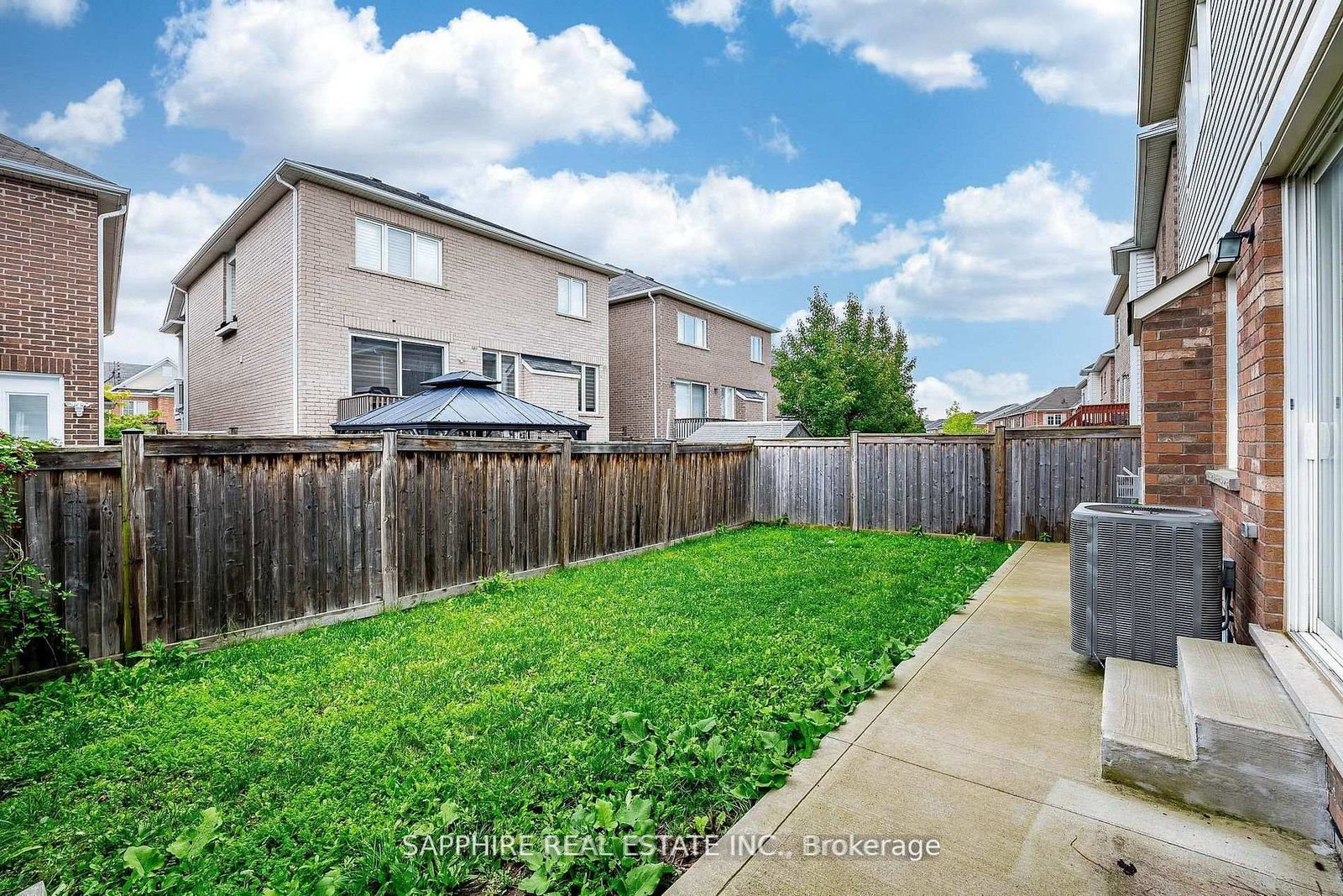 Detached House for lease at 325 Trudeau (Upstairs) Drive, Milton, Ontario, L9T 8Y7 - Clarke - MLS: W12893580