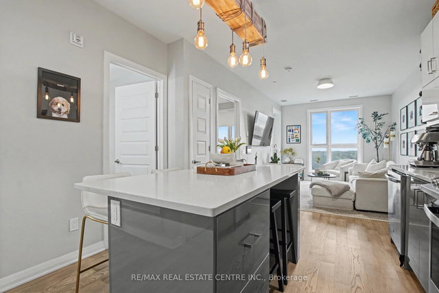 309 - 95 Dundas Street W