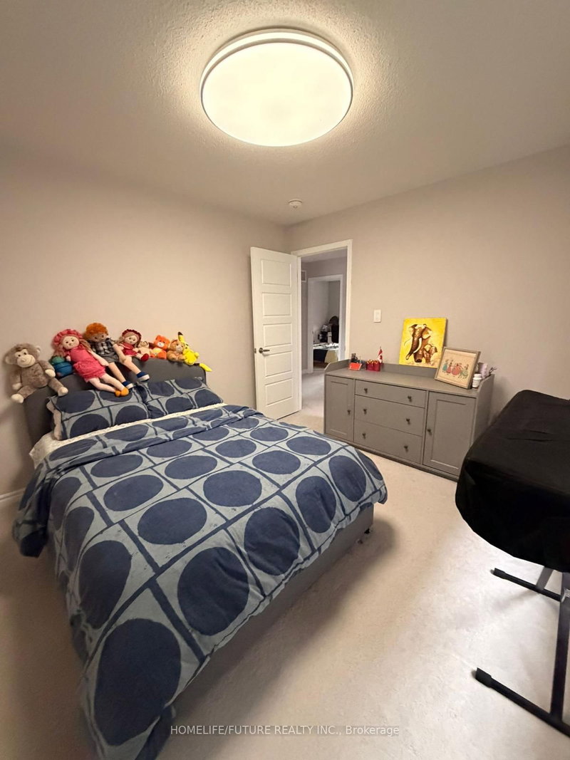 143 Yates Dr, Milton, L9E 1S7 | Image 3