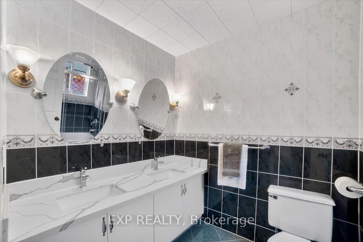 Detached House for sale at 3440 Redmond Road, Mississauga, Ontario, L5B 3S5 - Fairview - MLS: W12894102