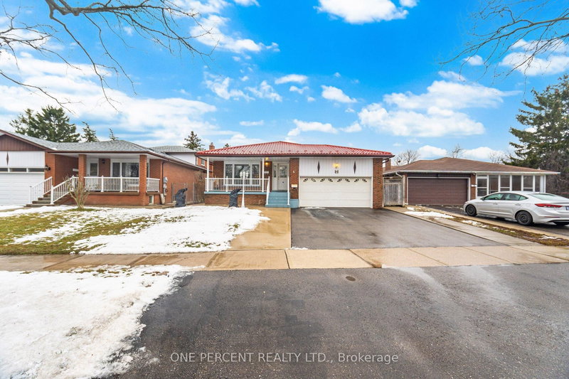 4 Manorcrest St, Brampton, L6S 2W9 | Image 2
