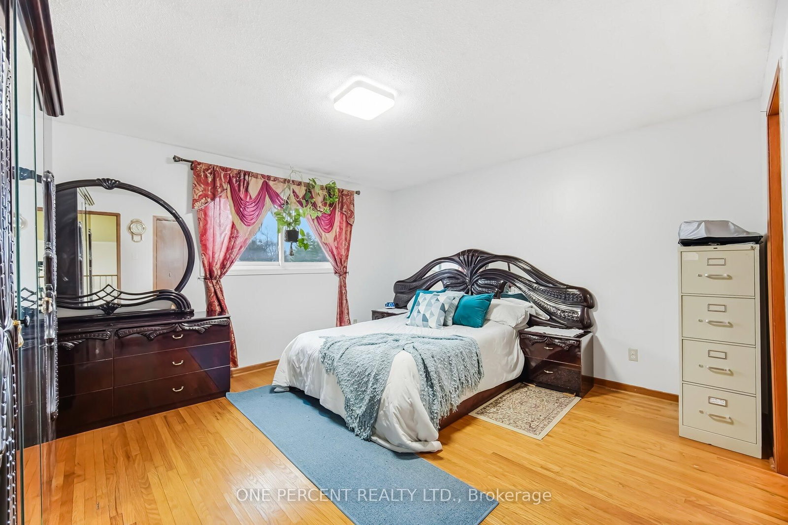 Detached House for sale at 4 Manorcrest Street, Brampton, Ontario, L6S 2W9 - Central Park - MLS: W12894224