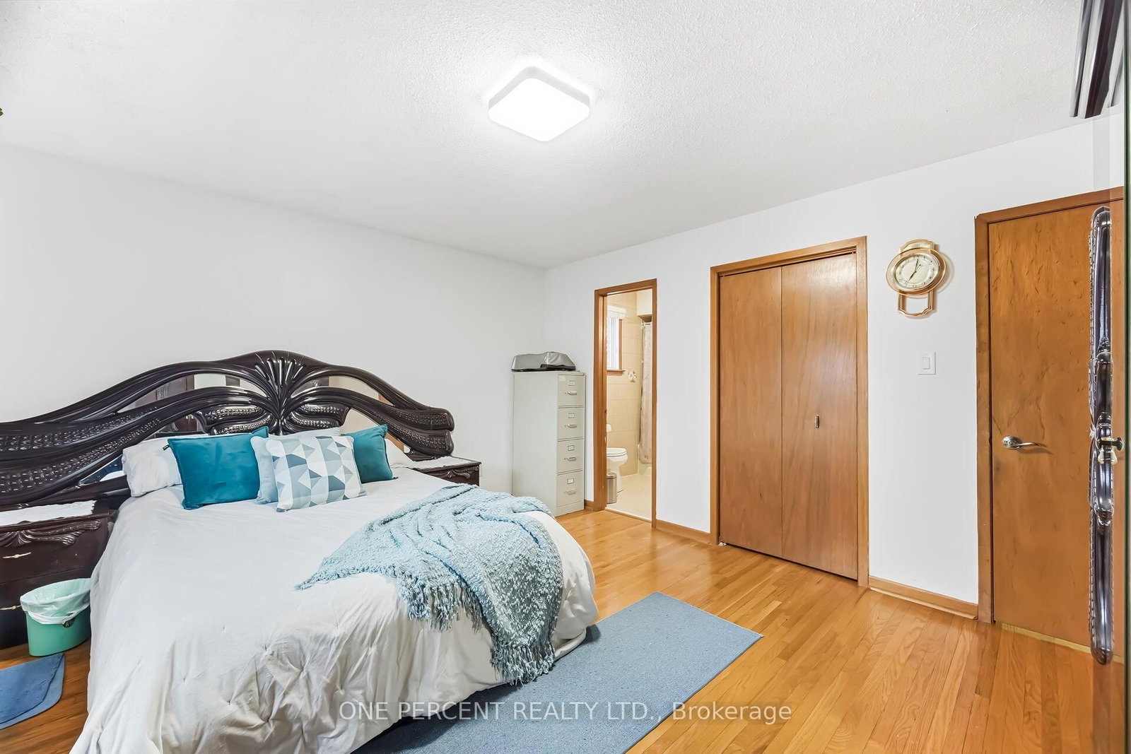 Detached House for sale at 4 Manorcrest Street, Brampton, Ontario, L6S 2W9 - Central Park - MLS: W12894224