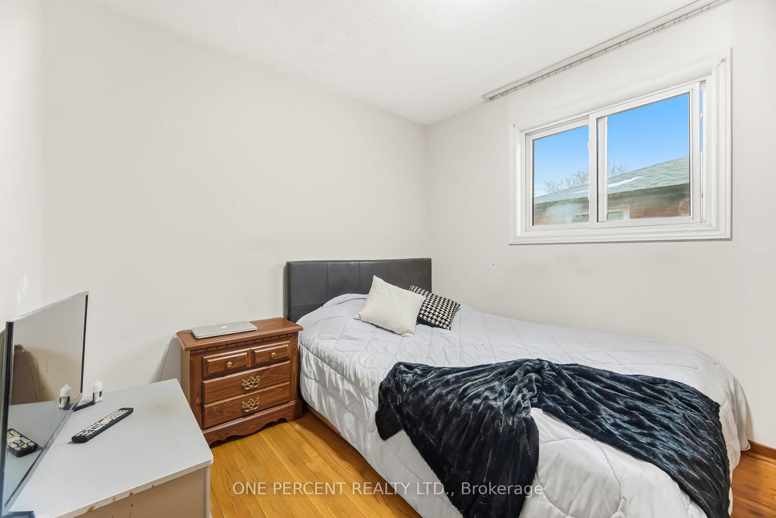 Detached House for sale at 4 Manorcrest Street, Brampton, Ontario, L6S 2W9 - Central Park - MLS: W12894224