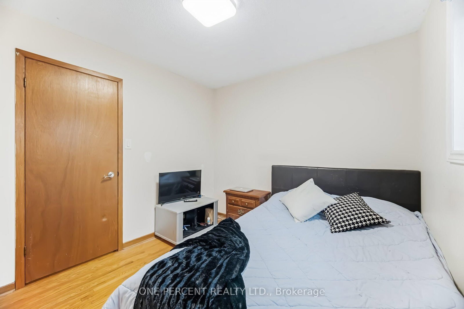 Detached House for sale at 4 Manorcrest Street, Brampton, Ontario, L6S 2W9 - Central Park - MLS: W12894224