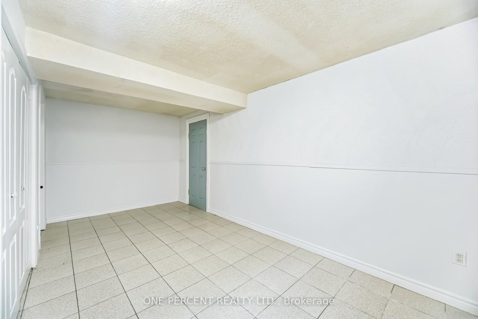 Detached House for sale at 4 Manorcrest Street, Brampton, Ontario, L6S 2W9 - Central Park - MLS: W12894224