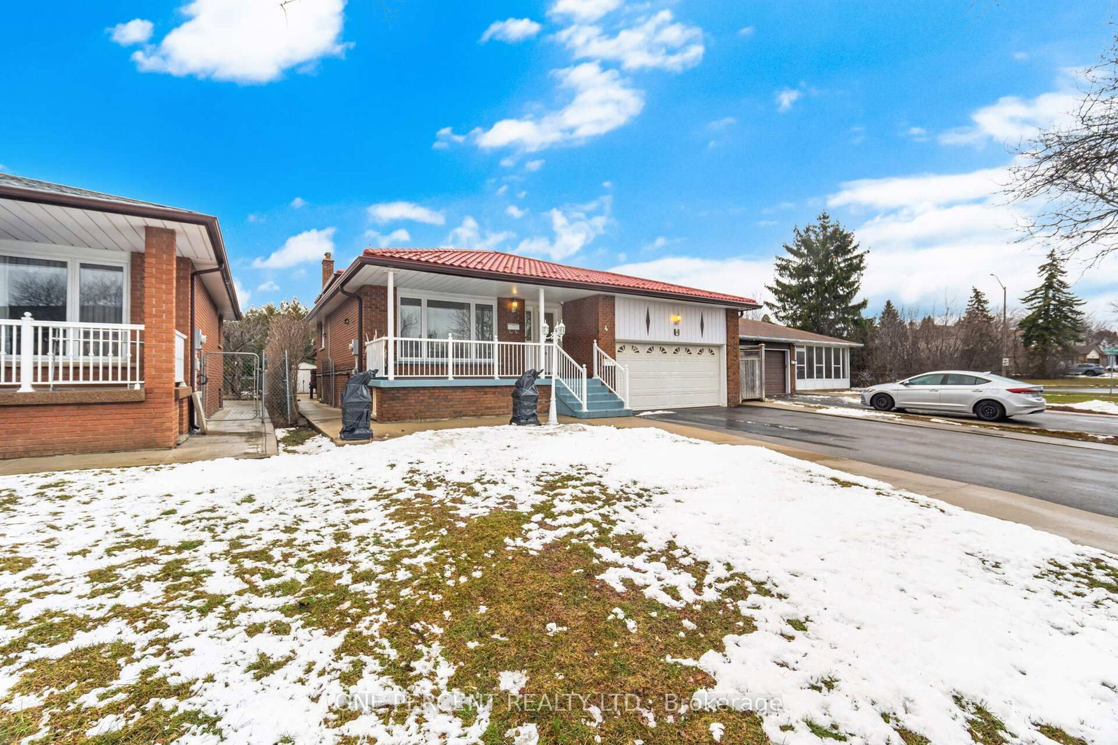 Detached House for sale at 4 Manorcrest Street, Brampton, Ontario, L6S 2W9 - Central Park - MLS: W12894224