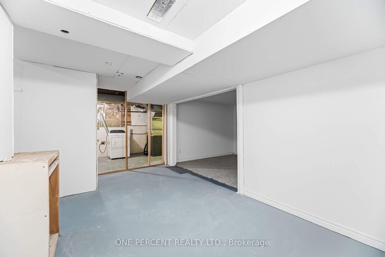 Detached House for sale at 4 Manorcrest Street, Brampton, Ontario, L6S 2W9 - Central Park - MLS: W12894224