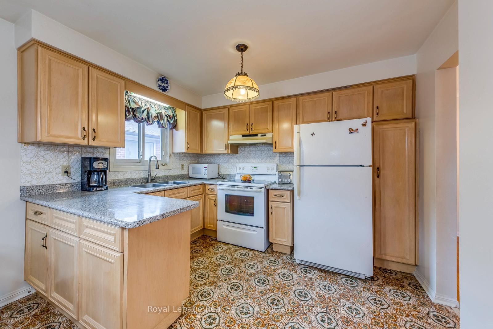 Semi-Detached House for sale at 37 Prouse Drive, Brampton, Ontario, L6V 3A3 - Brampton North - MLS: W12894338