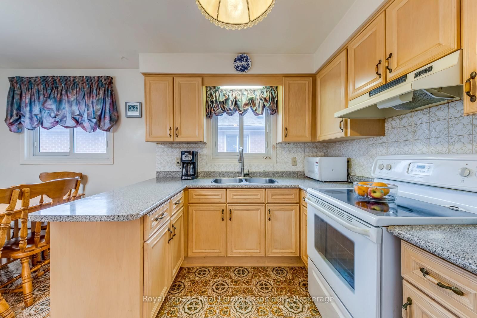 Semi-Detached House for sale at 37 Prouse Drive, Brampton, Ontario, L6V 3A3 - Brampton North - MLS: W12894338