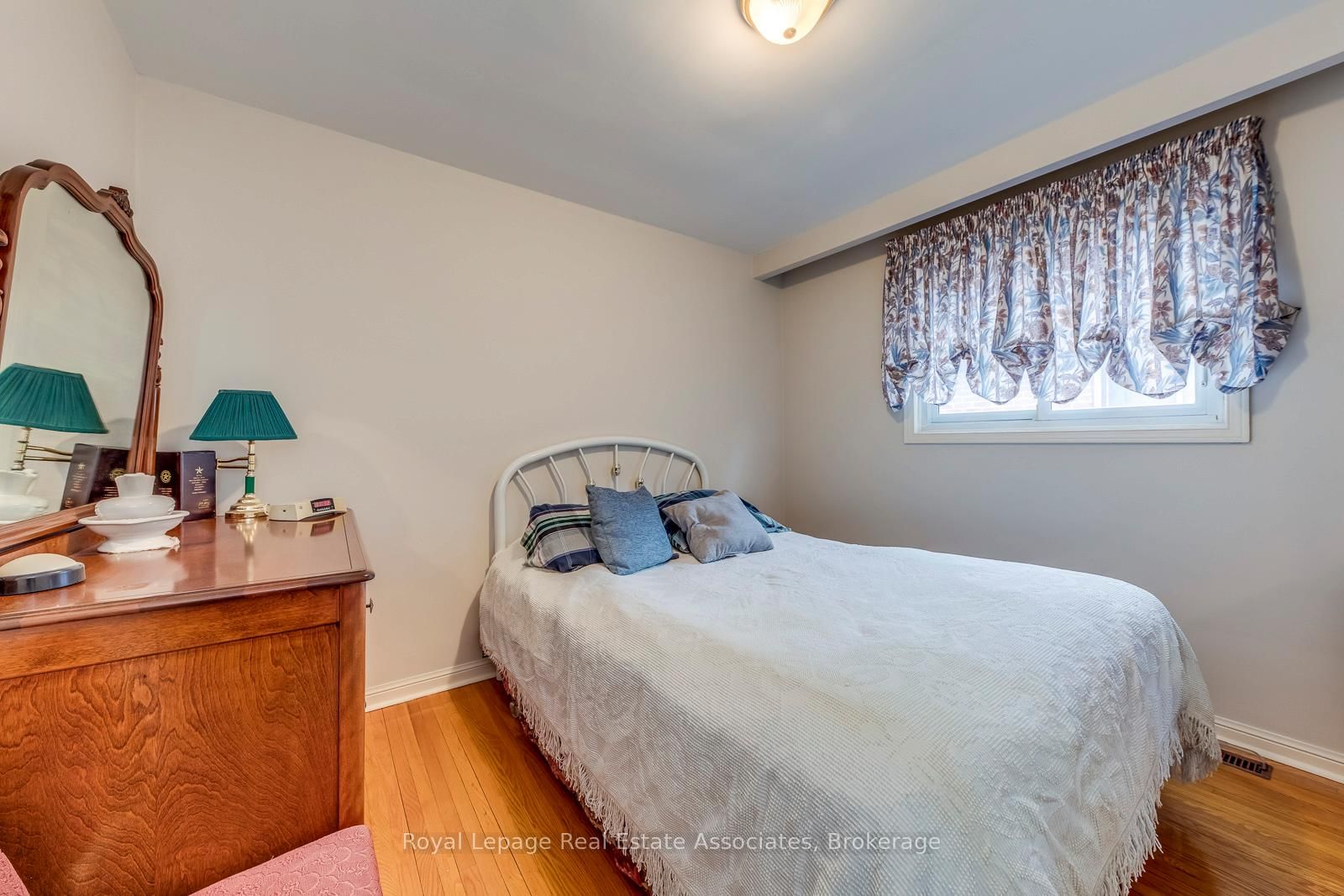 Semi-Detached House for sale at 37 Prouse Drive, Brampton, Ontario, L6V 3A3 - Brampton North - MLS: W12894338