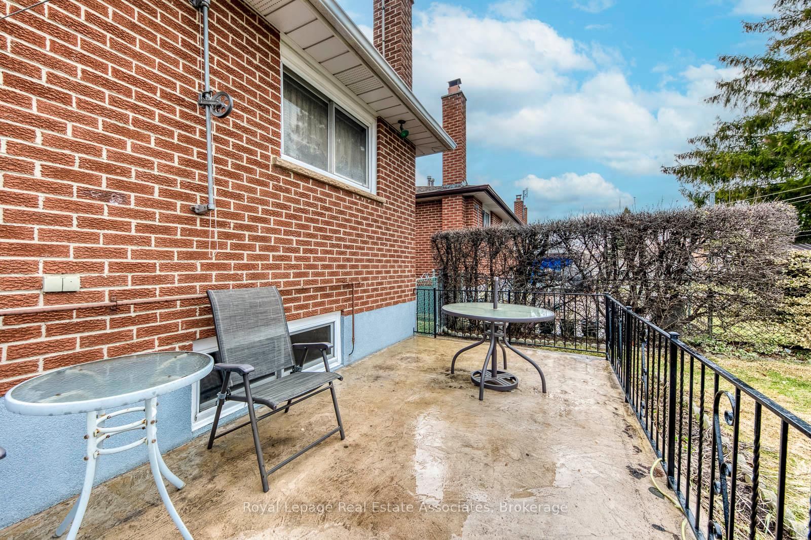 Semi-Detached House for sale at 37 Prouse Drive, Brampton, Ontario, L6V 3A3 - Brampton North - MLS: W12894338