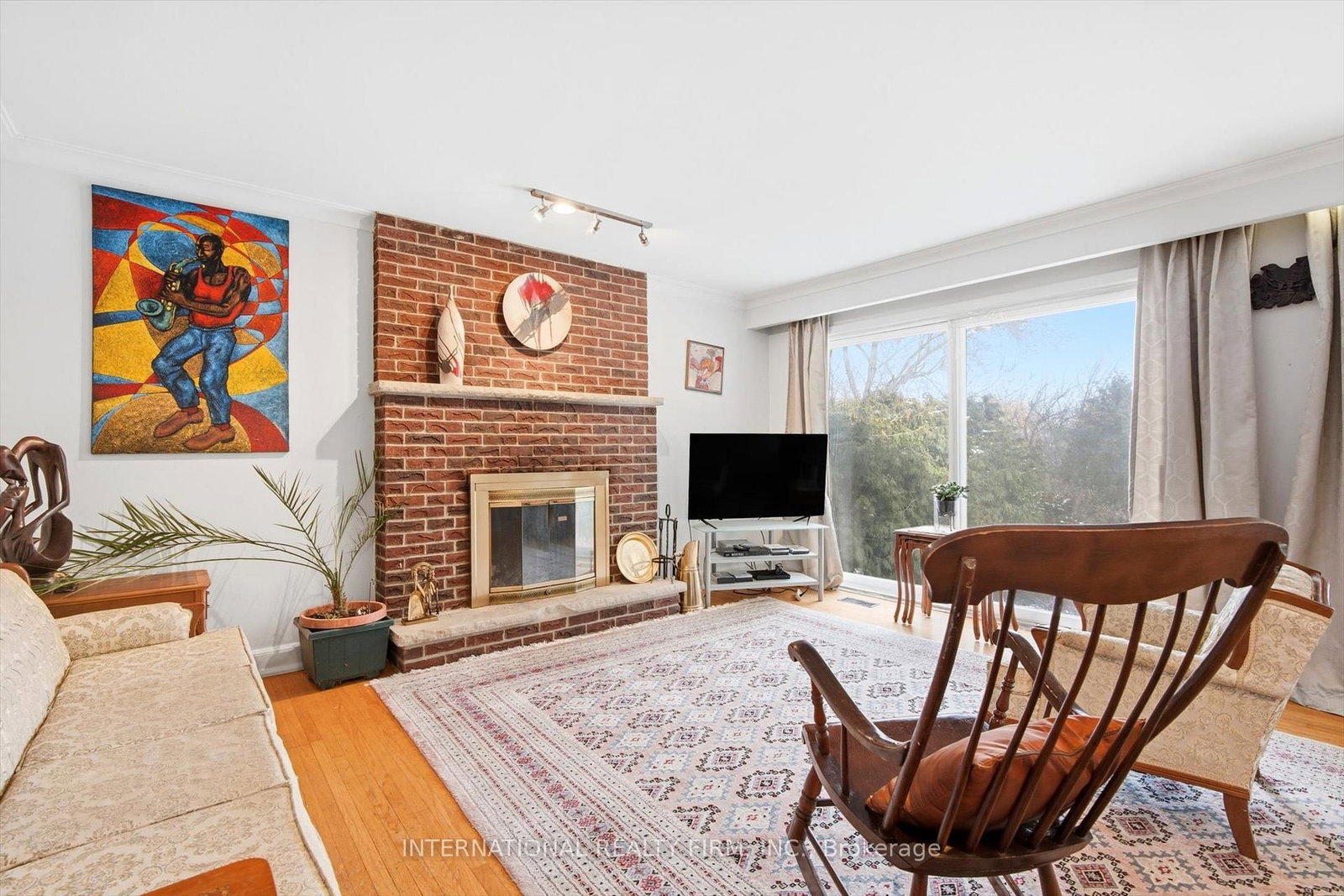 Listing Image 5