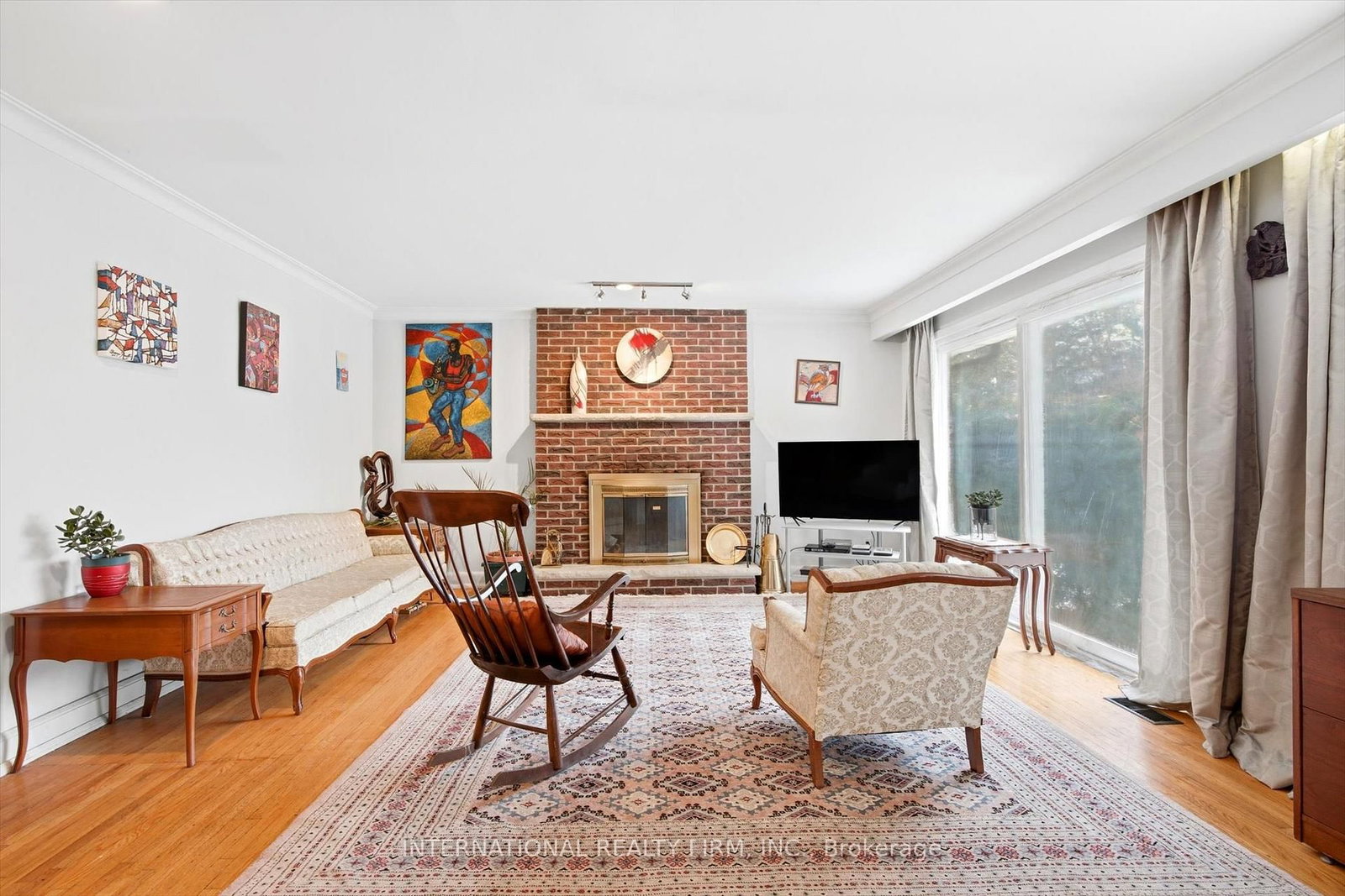 Listing Image 6