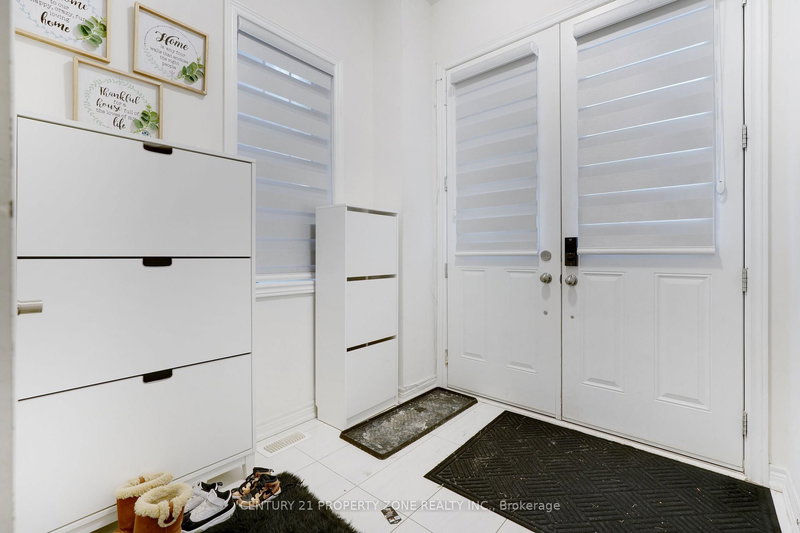 25 Hashmi Pl, Brampton, L6Y 0H8 | Image 3