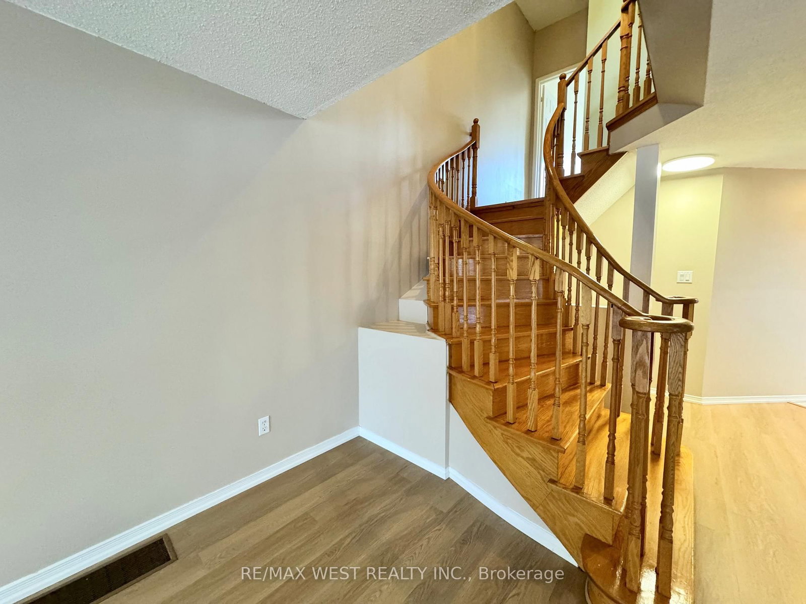 Semi-Detached House for sale at 269 Pressed Brick Drive, Brampton, Ontario, L6V 4L2 - Brampton North - MLS: W12894594