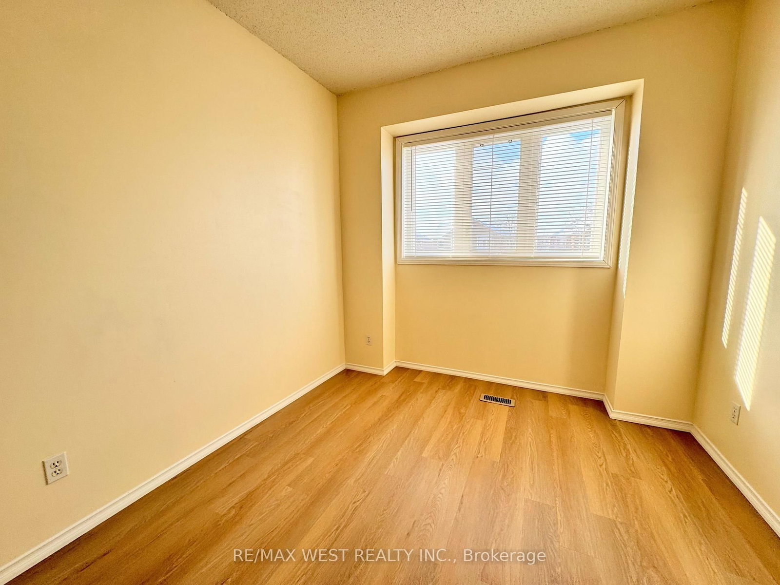 Semi-Detached House for sale at 269 Pressed Brick Drive, Brampton, Ontario, L6V 4L2 - Brampton North - MLS: W12894594